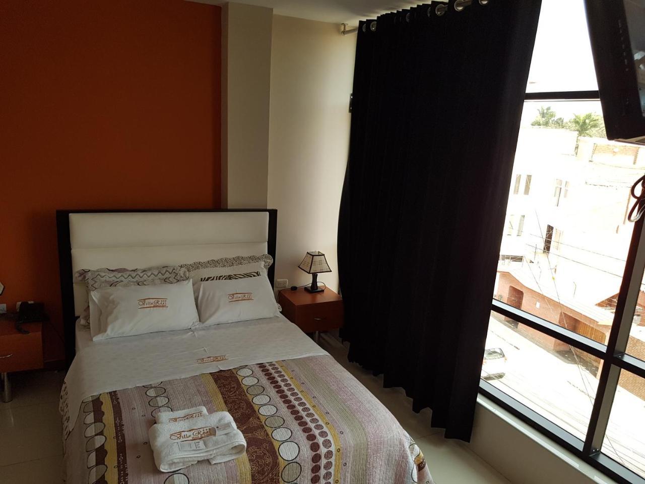 Villa Real Hotel & Suites チクラーヨ エクステリア 写真